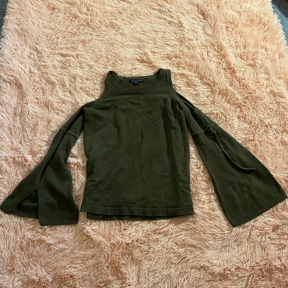 American Eagle Cold Shoulder Adjustable Sleeves